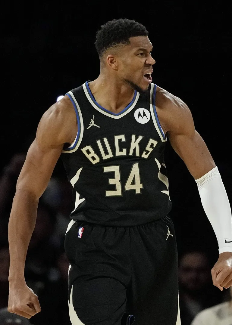 开云登陆入口-字母哥重返赛场,锐不可当首场状态出色,老鹰观众沸腾!-开云登陆入口